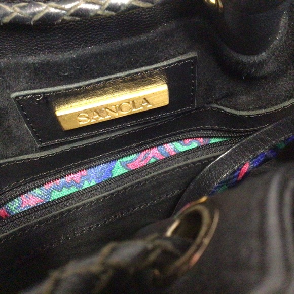 BLACK CROSSBODY LEATHER BUCKET BAG WITH FRINGES - Picture 15 of 15